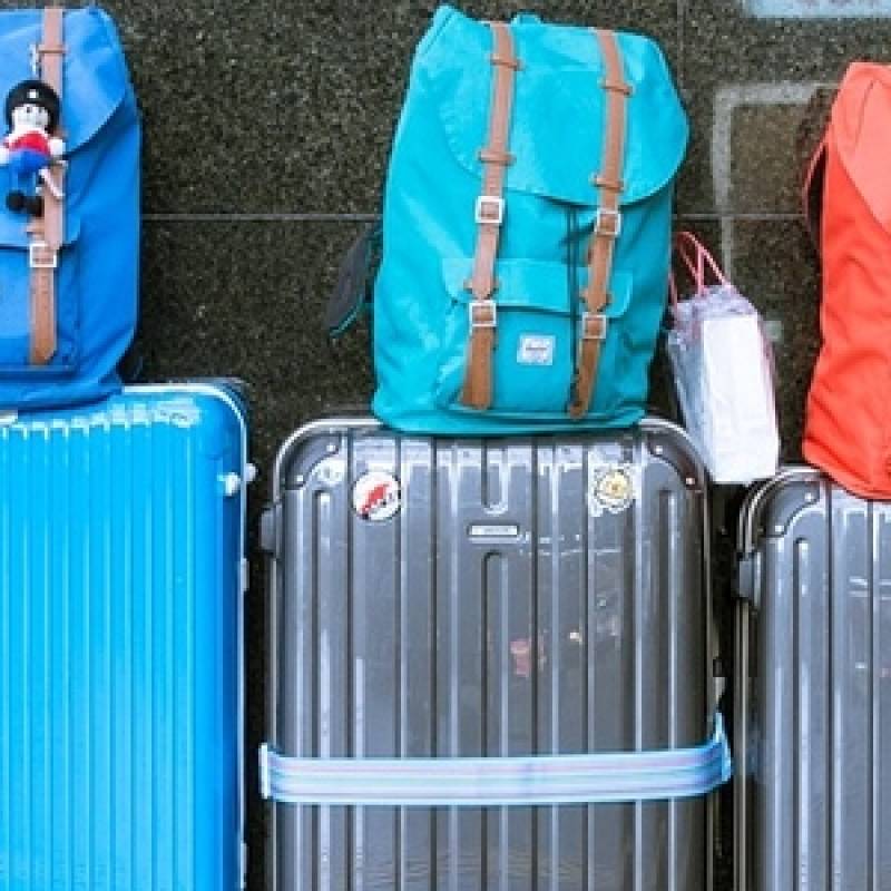 Noticia - Seguradora é condenada por negar cobertura à cliente que teve mala extraviada